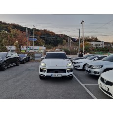 23년식 포르쉐 카이엔