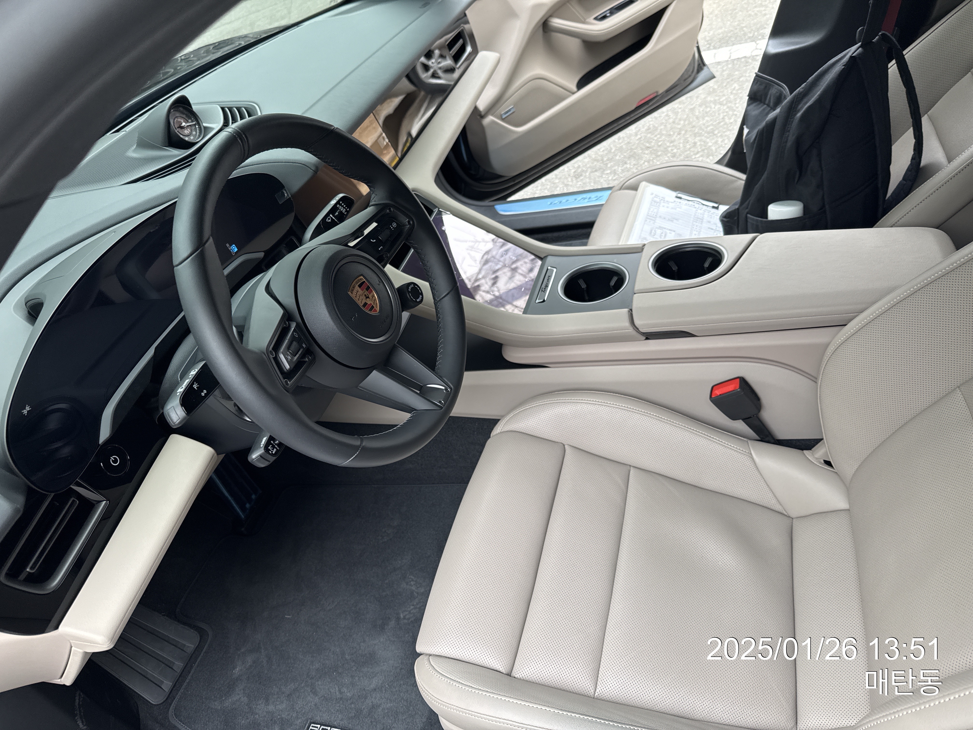 25년식 포르쉐 타이칸